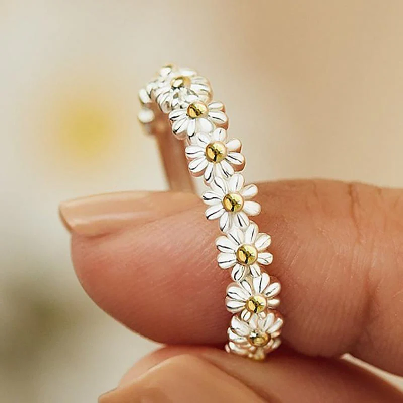 Adjustable Silver Daisy Ring